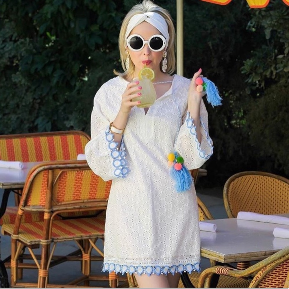 Chic pool coverup, never worn, XS